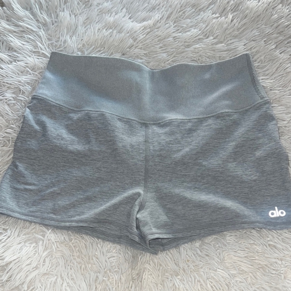 ALO YOGA Alosoft Aura Shorts Grey - Picture 2 of 4